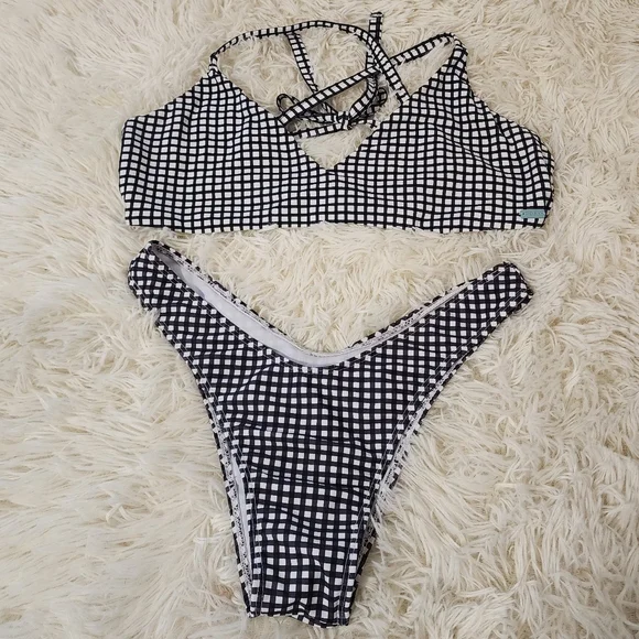 Roxy Beach Classics Reversible Fixed Triangle Bikini || High Leg Bottom - Picture 10 of 11